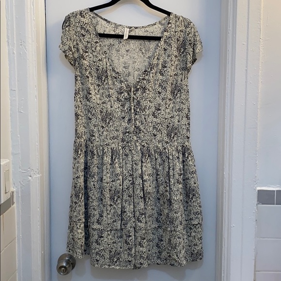 Treasure & Bond Lace-Up Ruffle Dress Size XS - Picture 3 of 8